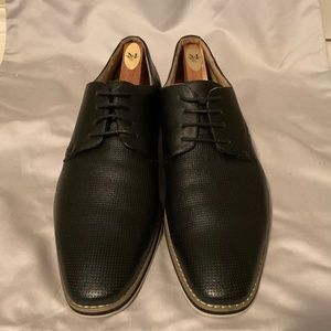 Abboud Genuine perforated leather upper. Black Mens casual/dress sz 10